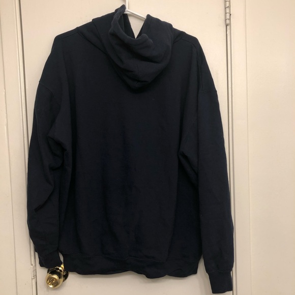 💙Host Pick💙Fender Sweater - Picture 4 of 4